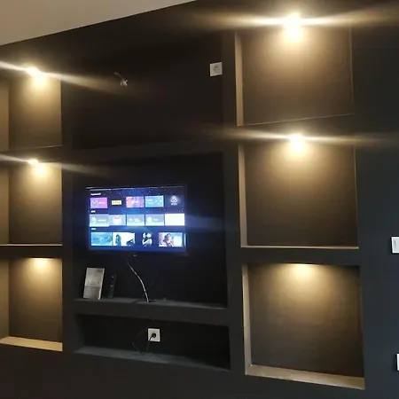 3 Separate Rooms, Shared Toilet, Kitchen, Balcony * רייקה